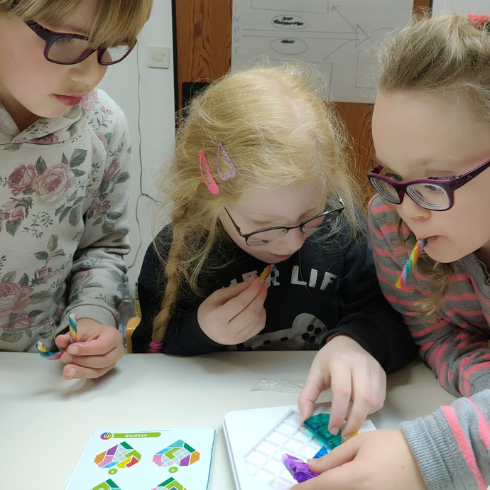 gemeinsam Spiele ausprobieren (vergrößerte Bildansicht wird geöffnet)