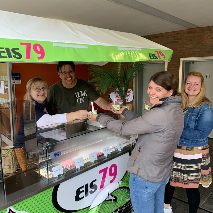 Eiswagen (vergrößerte Bildansicht wird geöffnet)