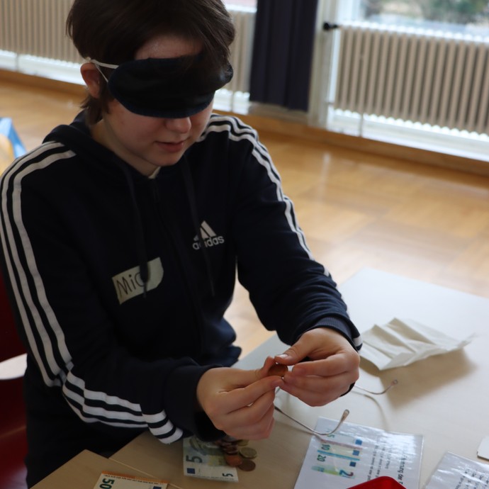 Besuch der Partnerschule (vergrößerte Bildansicht wird geöffnet)