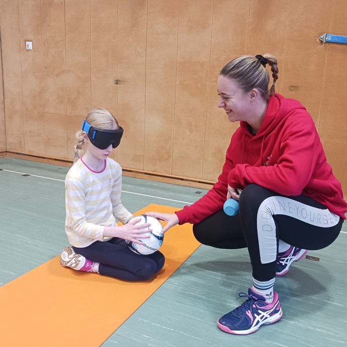 Torball (vergrößerte Bildansicht wird geöffnet)