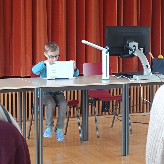 Lesewettbewerb (vergrößerte Bildansicht wird geöffnet)