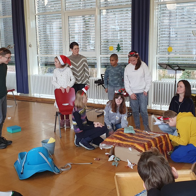 Singen (vergrößerte Bildansicht wird geöffnet)