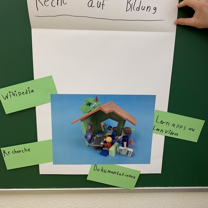 Plakat 2 (vergrößerte Bildansicht wird geöffnet)