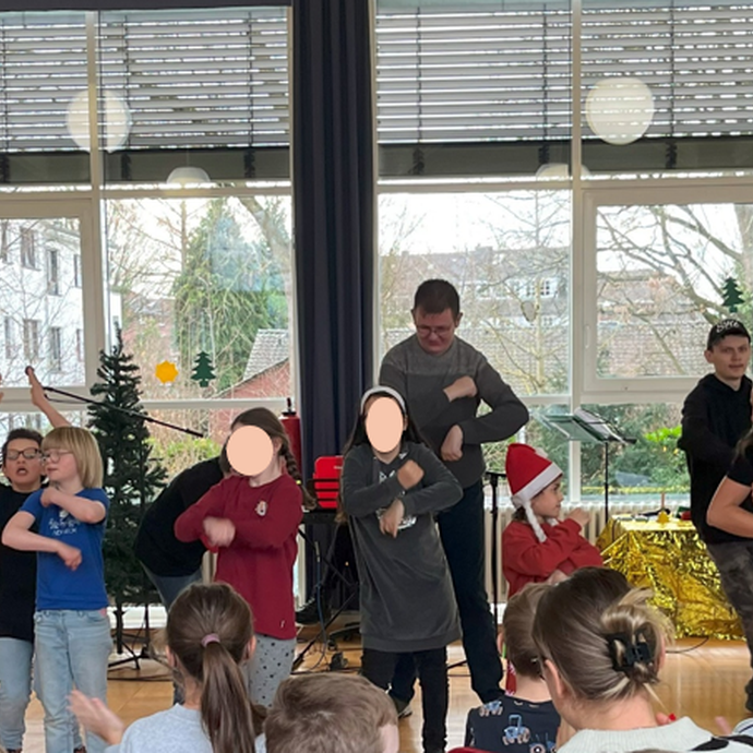 Tanz AG (vergrößerte Bildansicht wird geöffnet)