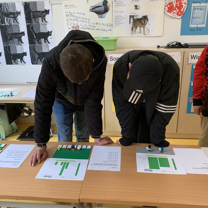 Schüler in Aktion (vergrößerte Bildansicht wird geöffnet)
