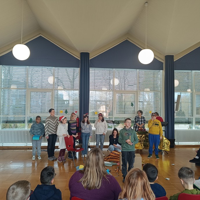 Singen (vergrößerte Bildansicht wird geöffnet)